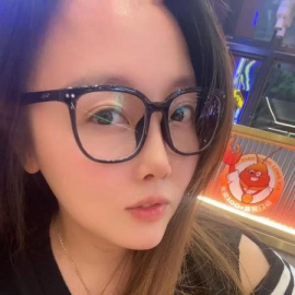 丰满少妇
