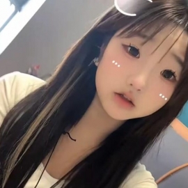 wt三点粉白虎嫩妹