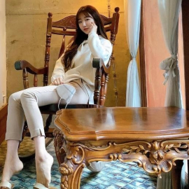 清纯大奶妹兼职